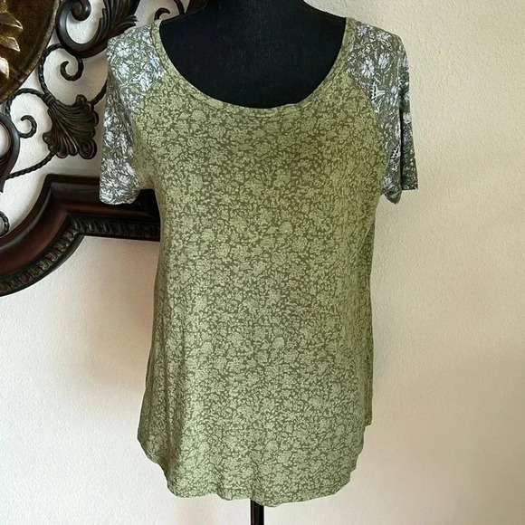 Lucky Brand Tops - Lucky Brand Women’s Green Floral Short Sleeve Top Size Medium